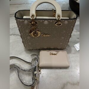Women's handbag